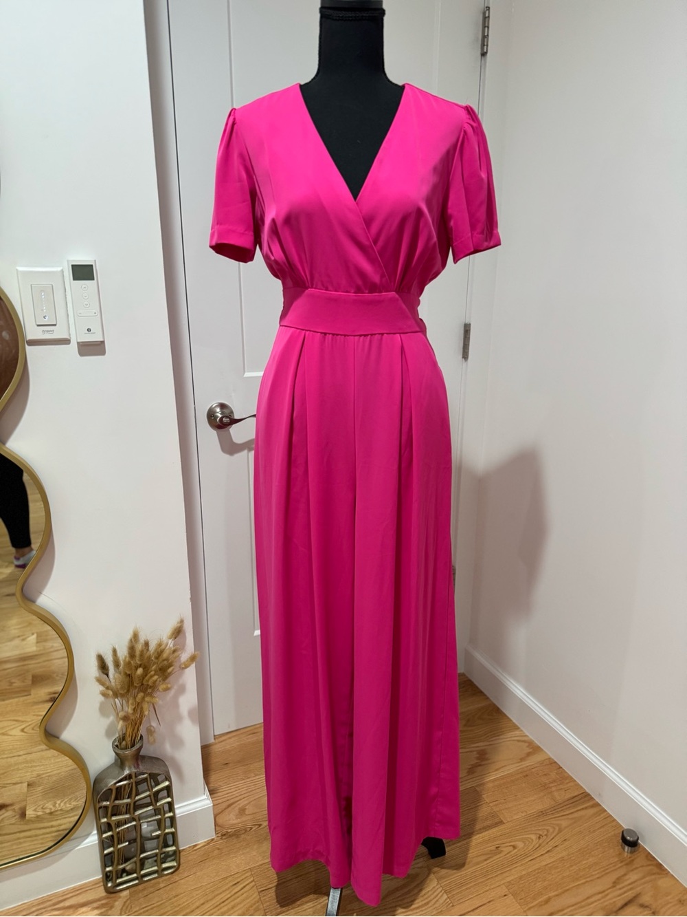 julia jordan NWOT Hot Pink V-Neck Wide-Leg Jumpsuit Size 4